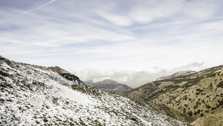 SNEG SAMO ŠTO NIJE: Pola metra belog pokrivača stiže na planine – pogledajte gde će se prvo zabeleti!