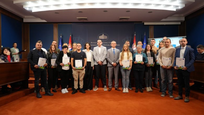 URUČENE PRVE SUBVENCIJE SRPSKIM POLJOPRIVREDNICIMA: U srpska gazdinstva stiže 19 novih traktora uz podršku EU