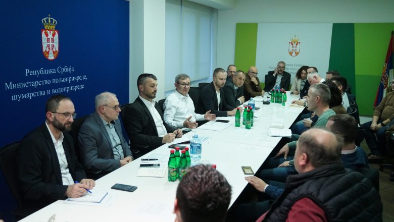 Glamočić sa Unijom proizvođača svinja: Omogućićemo uvoz prasadi za tov