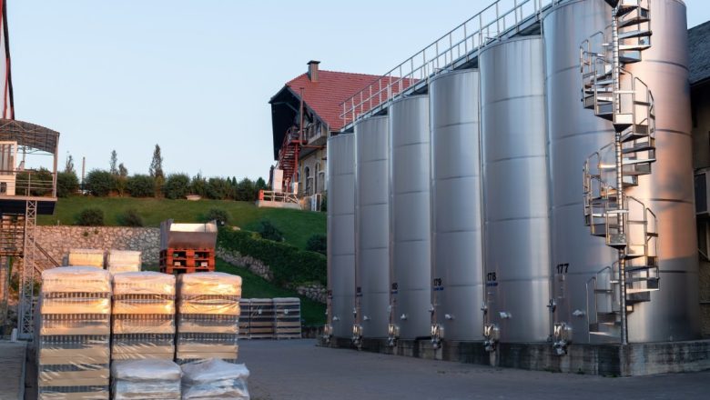 DA LI NOVA STRATEGIJA O POLJOPRIVREDI GAZDINSTVA, KONAČNO, UVODI U PRIVREDNI SISTEM SRBIJE?