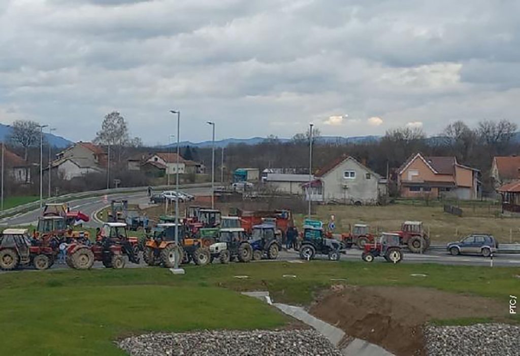 Nastavljen protest poljoprivrednika – blokada Ibarske magistrale, Bogatića i puteva u Kragujevcu
