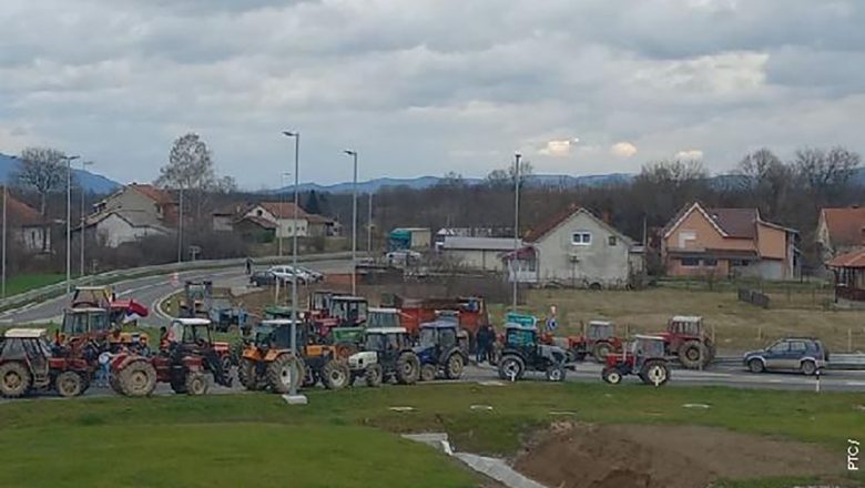 Nastavljen protest poljoprivrednika – blokada Ibarske magistrale, Bogatića i puteva u Kragujevcu