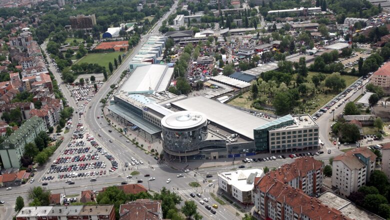 PEROM I KAMEROM: SAJAMSKI DANI