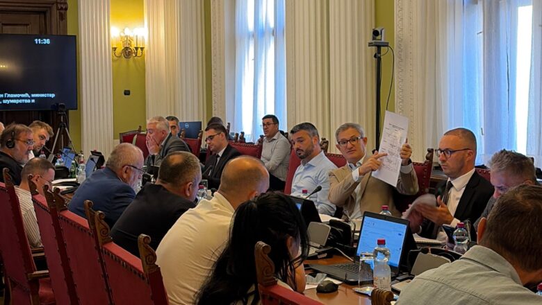 Smena u kriznom centru i kontrole sa policijom: država pooštrava borbu protiv afričke kuge svinja